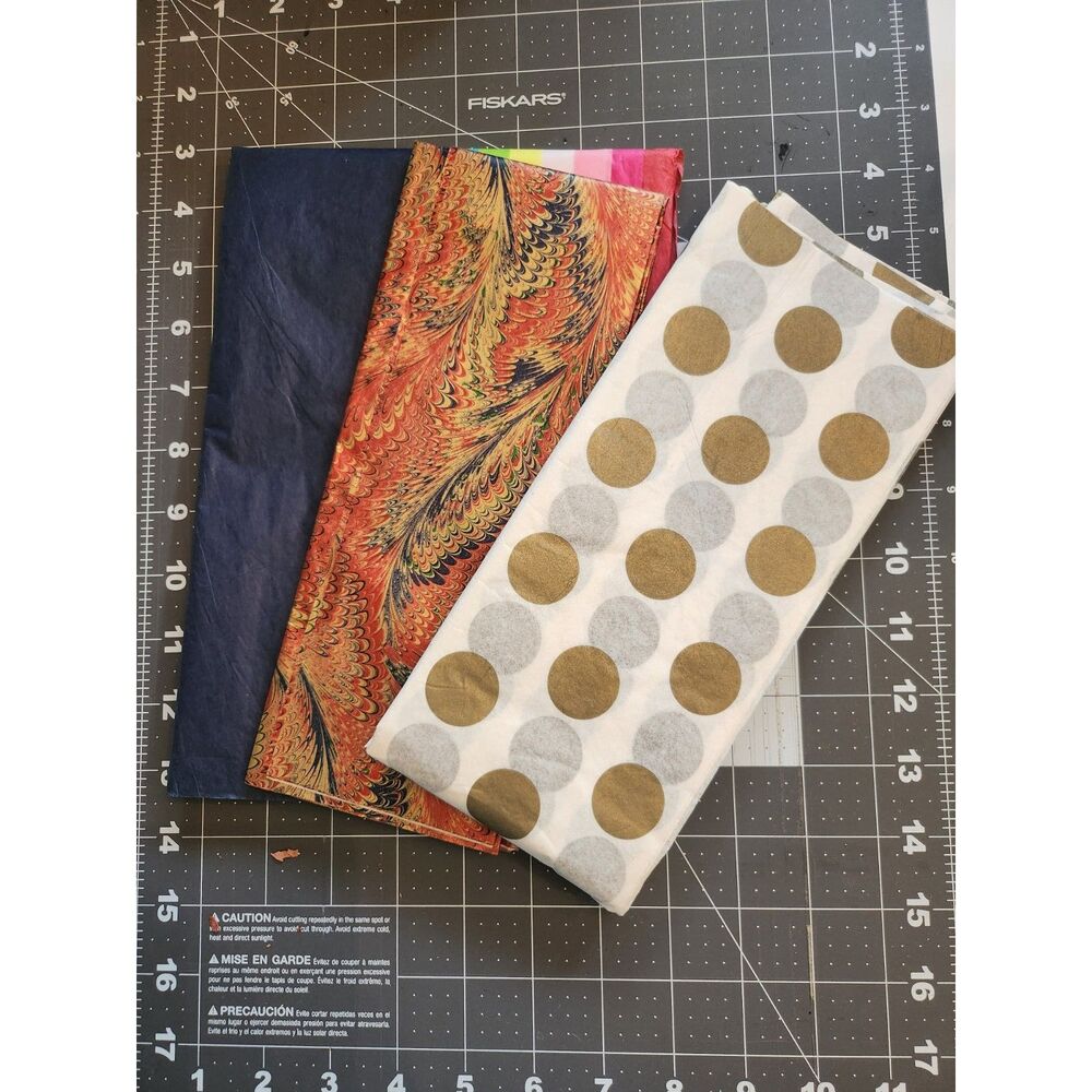 3 sets of tissue paper B22